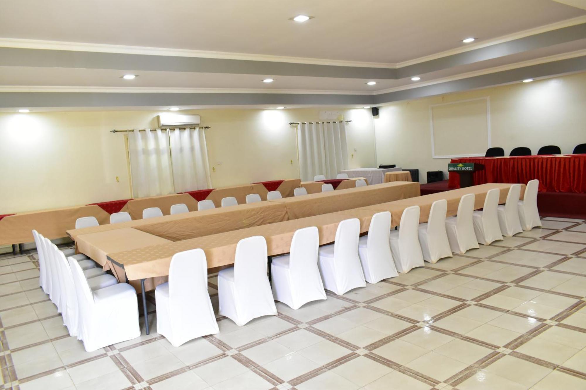 Quality Hotel Yuba Exterior foto