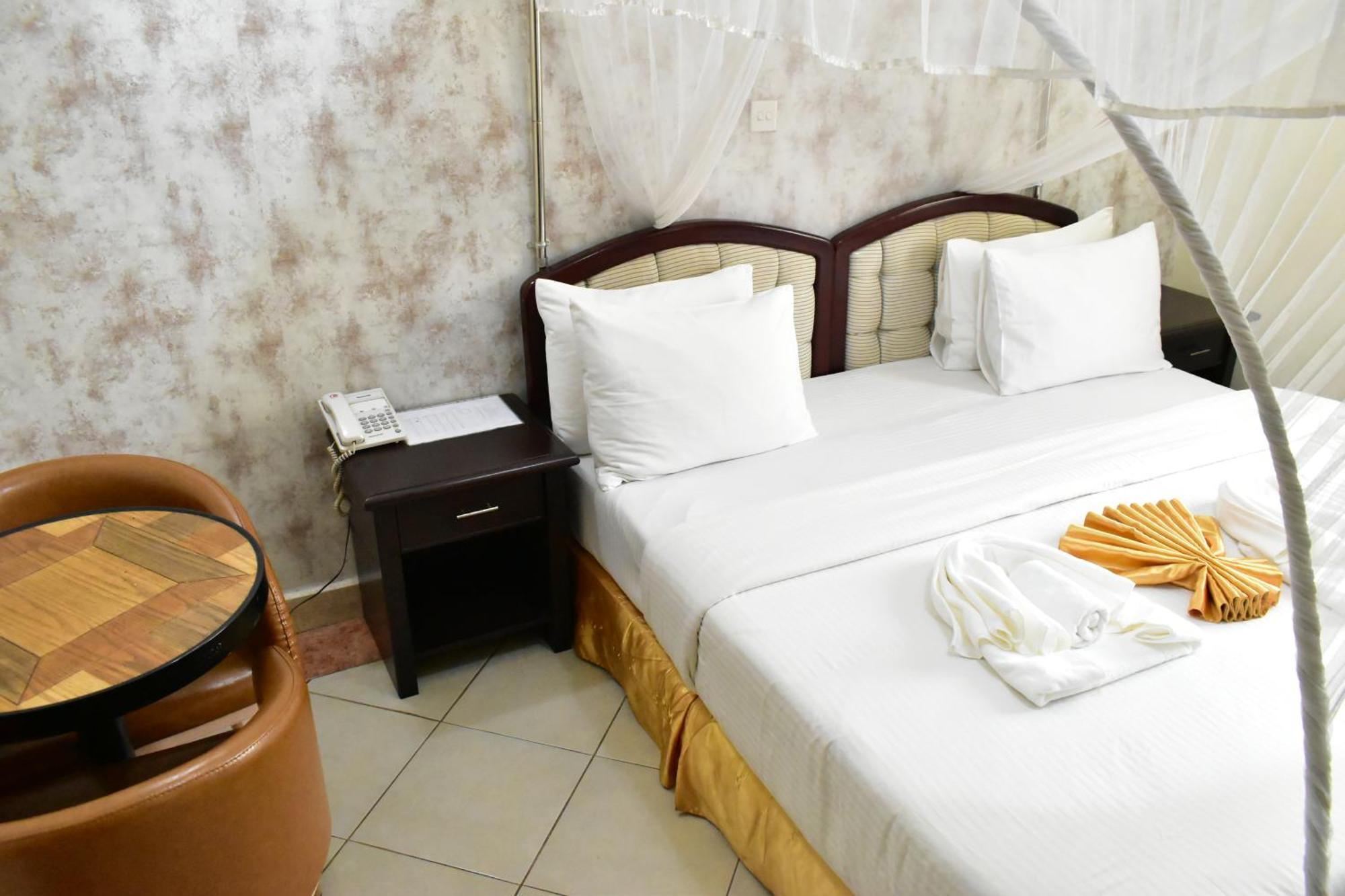 Quality Hotel Yuba Exterior foto