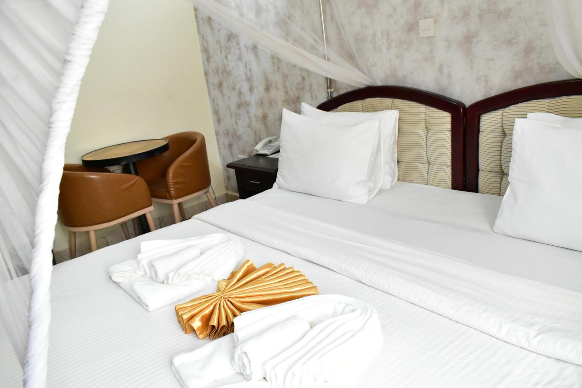 Quality Hotel Yuba Exterior foto