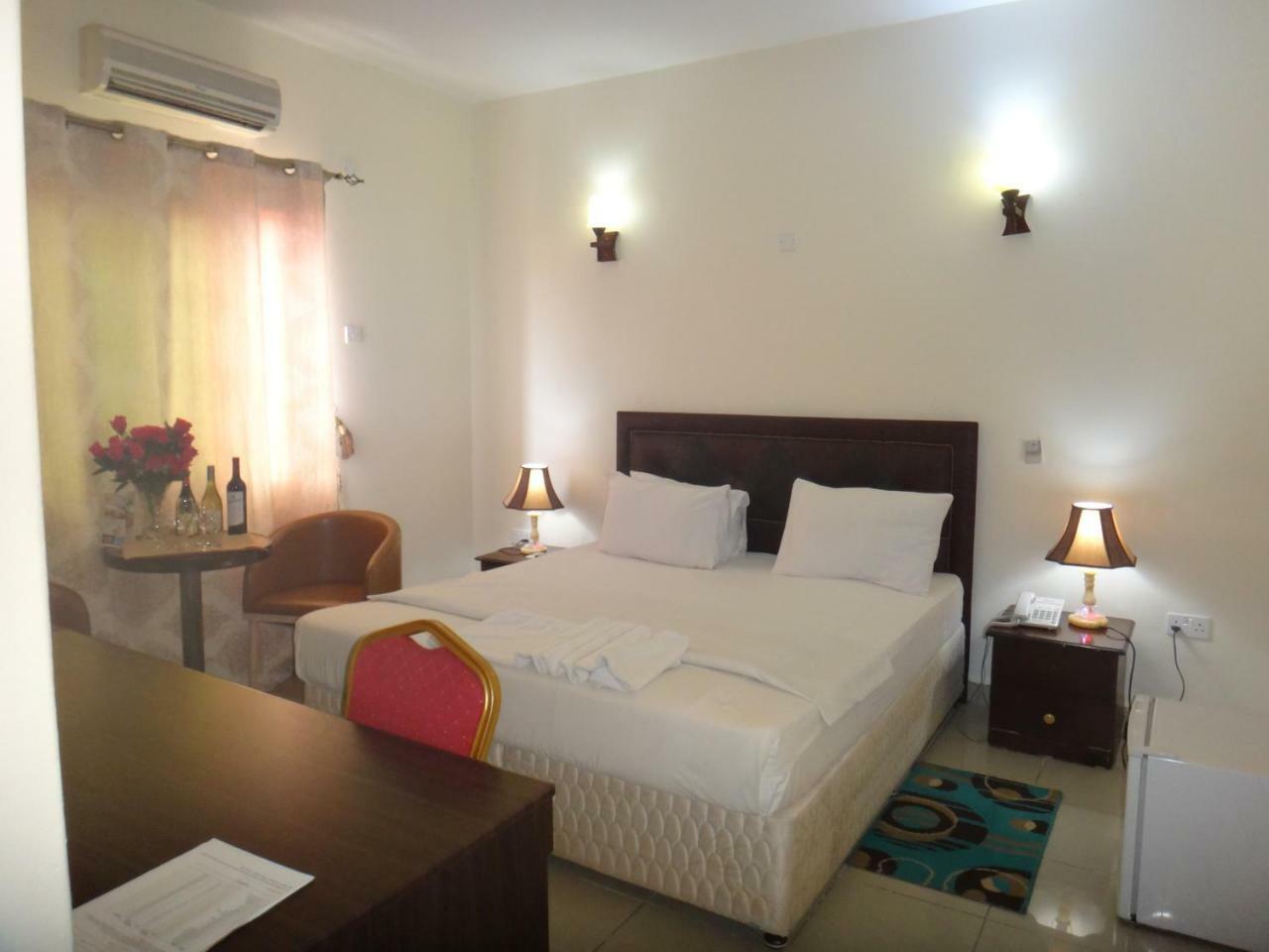 Quality Hotel Yuba Exterior foto