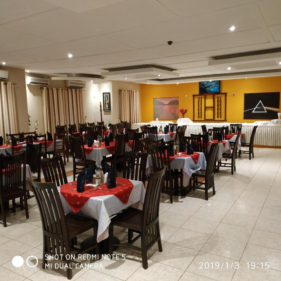 Quality Hotel Yuba Exterior foto